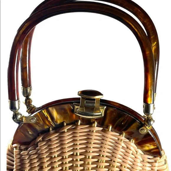 #37 VTG  Wicker Lucite handle fancy woven basket bead purse - Picture 6 of 16